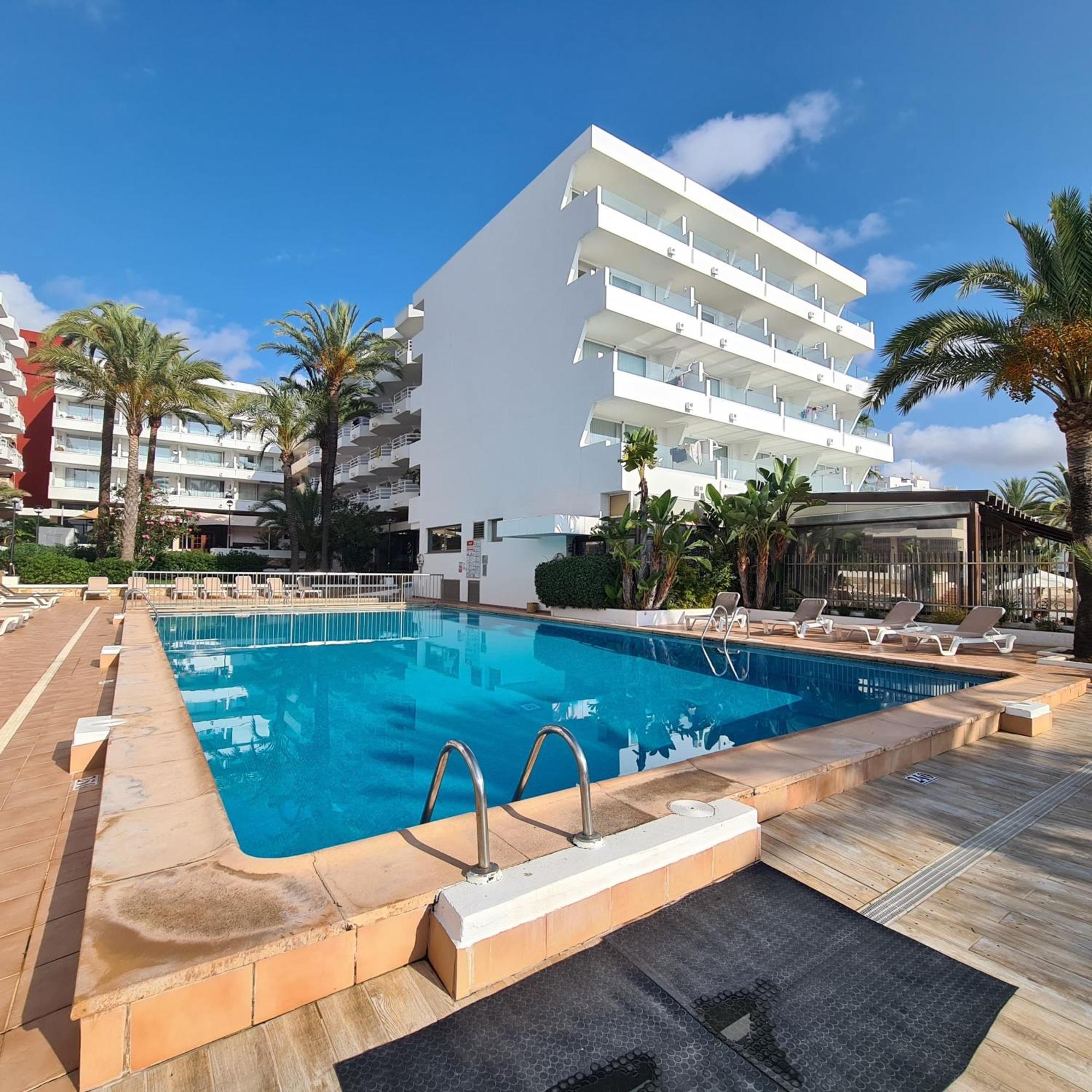 Apartamentos Llobet Ibiza エクステリア 写真